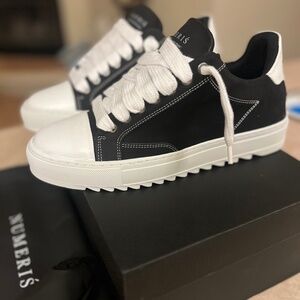 NUMERIS Atelier - Acrylic Black (NEW)
